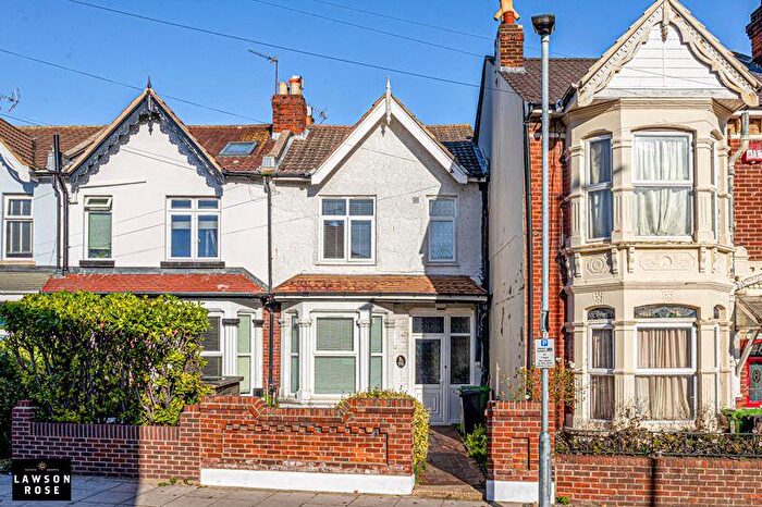 3 Bedroom Terraced House For Sale In Carisbrooke Road, Southsea, PO4