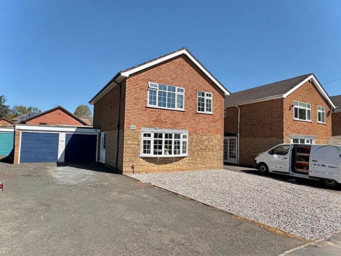 4 Bedroom Detached House For Sale In Viewfield Crescent, Sedgley, DY3