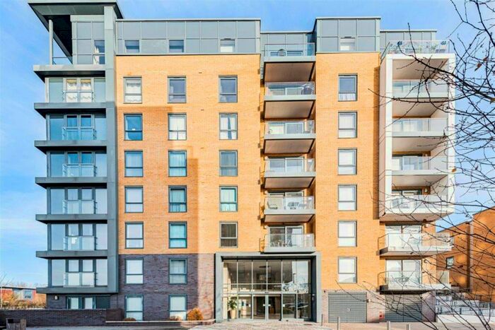 1 Bedroom Apartment To Rent In Skylark House, Drake Way, Reading, RG2