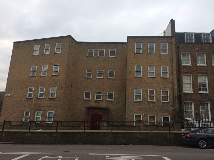 2 Bedroom Flat To Rent In Cross Street, Islington, N1