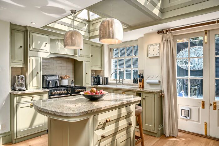 2 Bedroom Terraced House For Sale In Billing Place, Chelsea, SW10