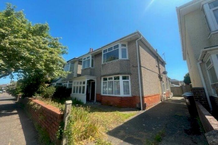 2 Bedroom Flat To Rent In The Avenue, Bournemouth, BH9