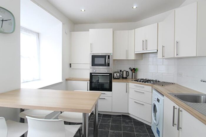 2 Bedroom Flat To Rent In Ivory Court, Aberdeen, AB25