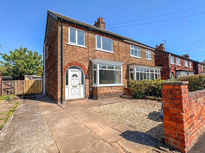 3 Bedroom Semi-Detached House To Rent In Brandon Road, Scunthorpe, DN15