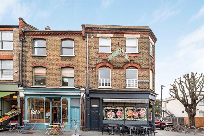 1 Bedroom Flat To Rent In Orford Road, Walthamstow, E17