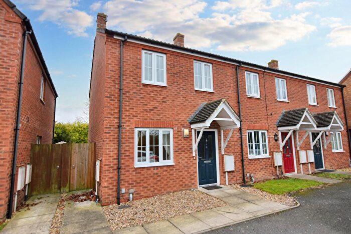 2 Bedroom End Of Terrace House For Sale In Cheshire Close, Stamford, PE9