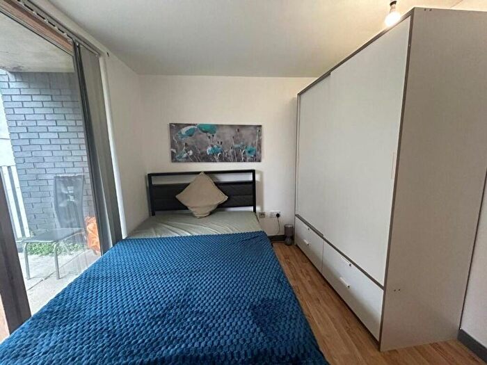 1 Bedroom Property To Rent In Noor Court, Raven Row, E1