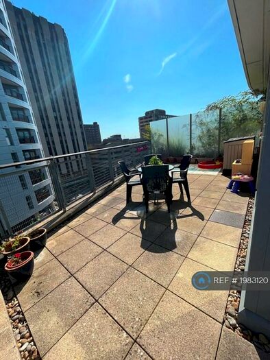 3 Bedroom Penthouse To Rent In Broadweir, Bristol, BS1