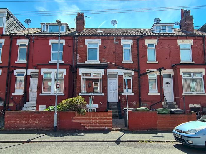 Houses for sale & to rent in LS9 6LA, St Alban Road, Gipton And