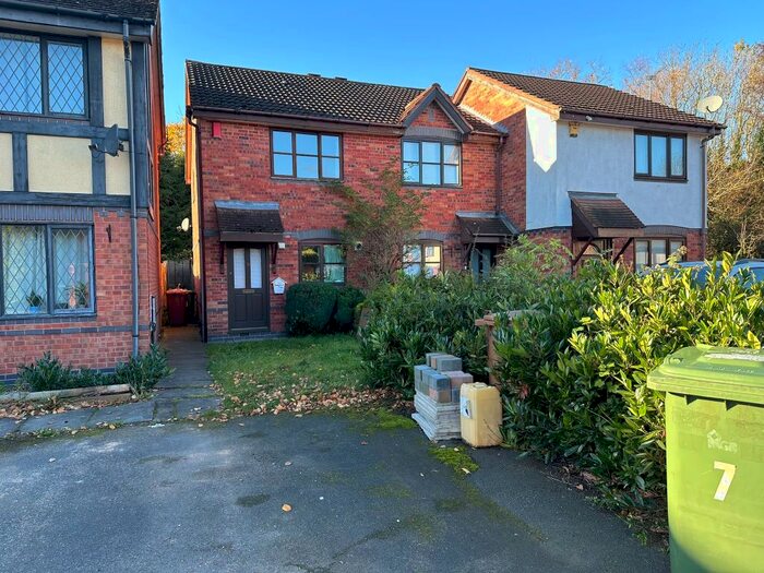 2 Bedroom Semi-Detached House To Rent In Grantown Grove, Bloxwich, Walsall, WS3