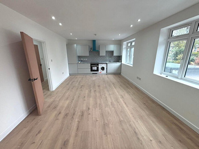 3 Bedroom Flat To Rent In Selborne Road, Croydon, CR0