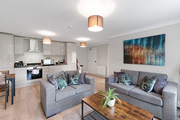 1 Bedroom Flat To Rent In Deanway, Chalfont St. Giles, HP8