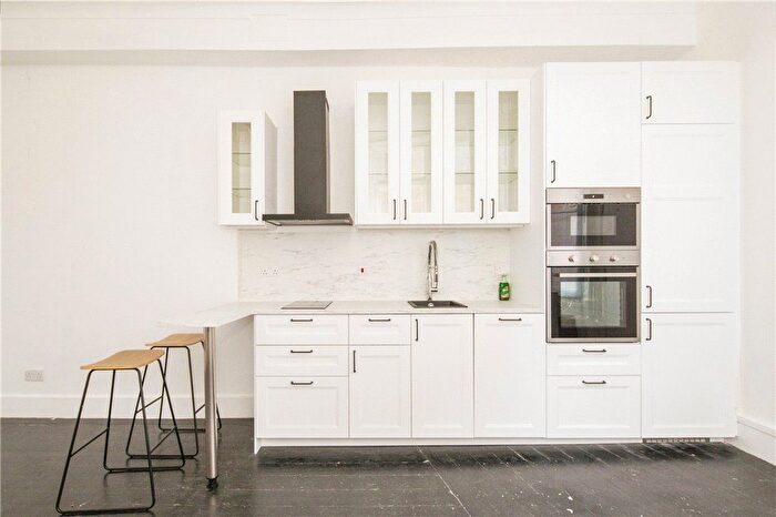 1 Bedroom Semi-Detached House For Sale In Ingate Place, London, SW8