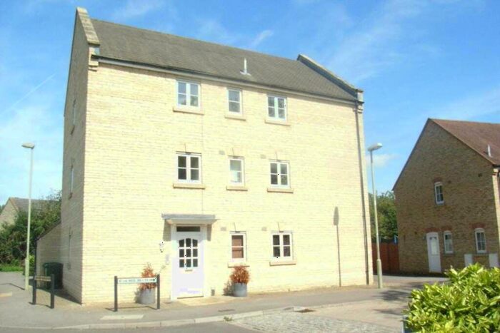 2 Bedroom Apartment To Rent In Corncrake Way, Bicester, OX26