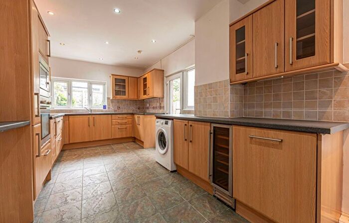 3 Bedroom Terraced House To Rent In Batchelor Road, Newport, NP19