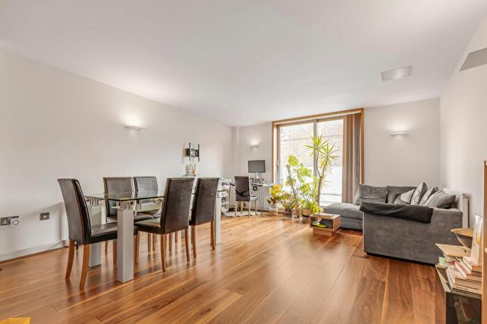 1 Bedroom Flat For Sale In White Lion Street, Islington, London, N1