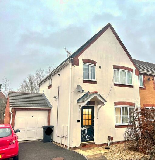 3 Bedroom Property To Rent In Hepworth Road, Swindon, SN25