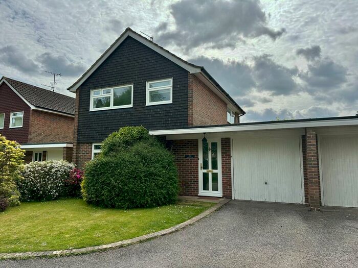 3 Bedroom Detached House To Rent In Hickmans Lane, Lindfield, RH16