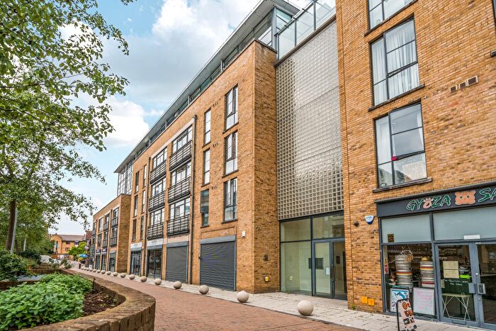 2 Bedroom Flat For Sale In Ferry Lane, Brentford, TW8