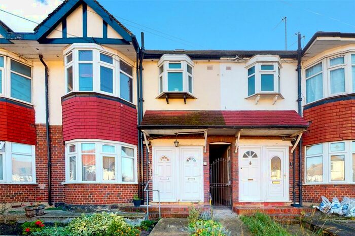 3 Bedroom Maisonette To Rent In Southview Avenue, London, NW10