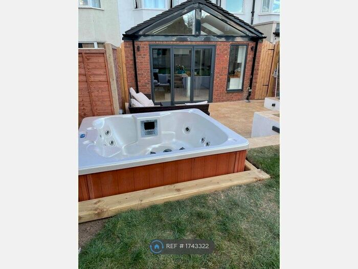 4 Bedroom Terraced House To Rent In Whitton Dene, Isleworth, TW7