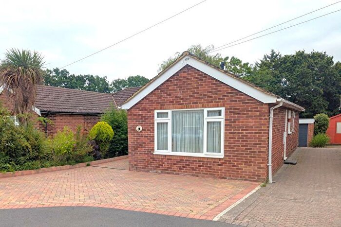 3 Bedroom Semi-Detached Bungalow To Rent In Woking, Surrey, GU21