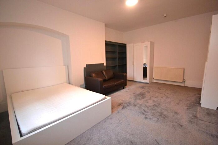 Studio To Rent In Wokingham Road, Reading, RG6