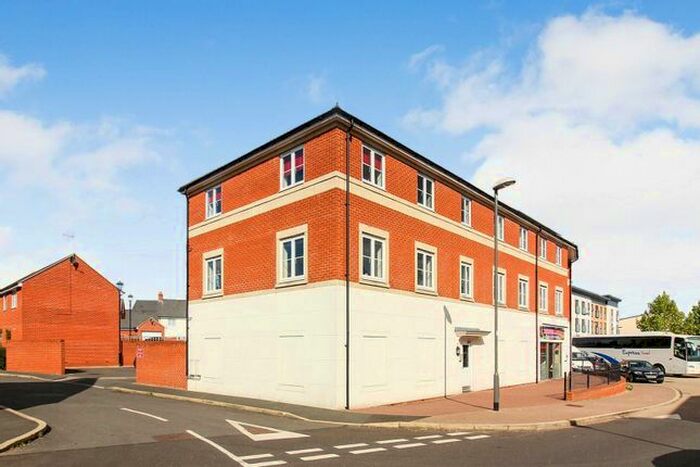 2 Bedroom Flat To Rent In Prince Rupert Drive, Aylesbury, HP19