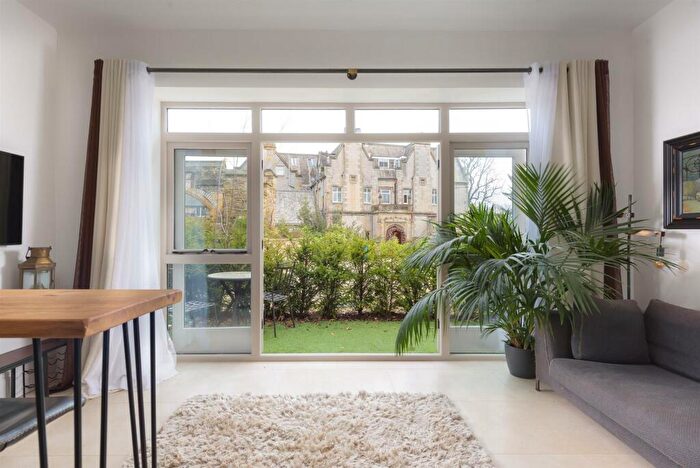 1 Bedroom Mews To Rent In Kenwood Road, Kenwood, S7