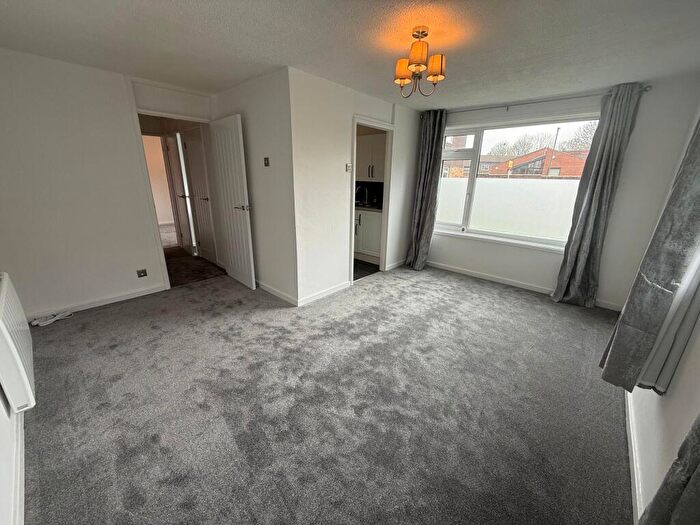 1 Bedroom Flat To Rent In Highfield Court, Hazlemere, HP15