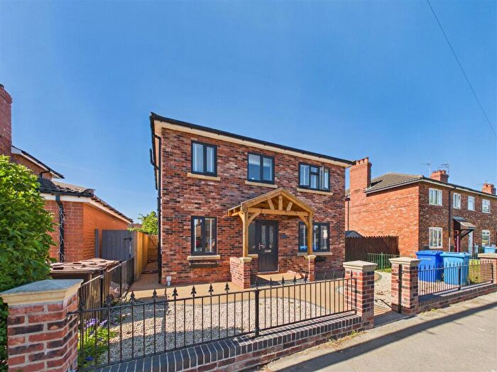 3 Bedroom Detached House For Sale In Askew Avenue, Kingston Upon Hull, HU4