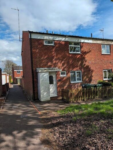3 Bedroom Terraced House To Rent In Haseley Close, Redditch, B98