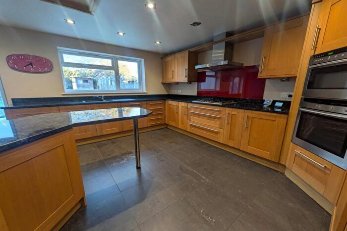 3 Bedroom Detached House To Rent In Seaford Avenue, Nottingham, NG8