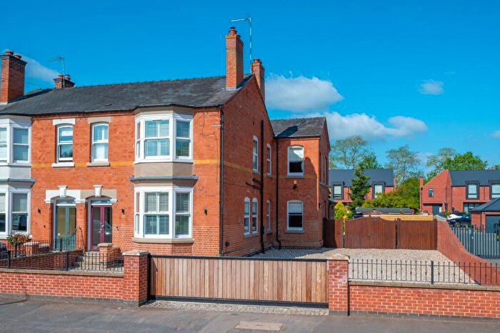 4 Bedroom Semi-Detached House For Sale In Shipston Road, Stratford-upon-Avon, CV37