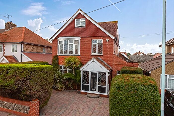 4 Bedroom Detached House For Sale In Beaumont Road, Worthing, BN14