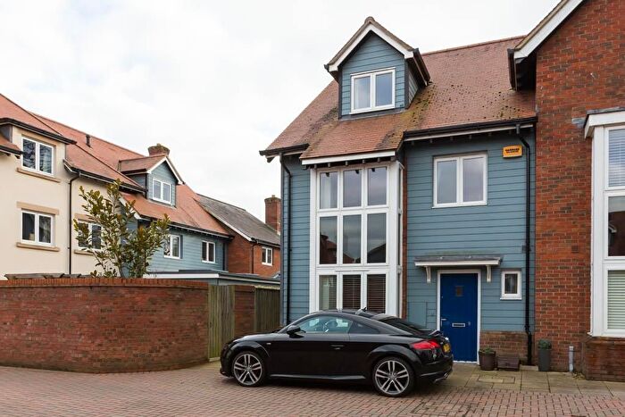 4 Bedroom Semi-Detached House To Rent In Londesborough Place, Lymington, SO41