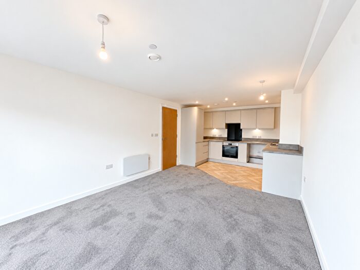 3 Bedroom Apartment To Rent In Willow Court, Ford Lane, Salford, M6