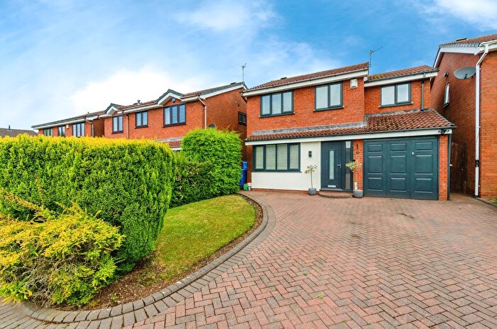 3 Bedroom Detached House For Sale In Larchmere Drive, Wolverhampton, WV11