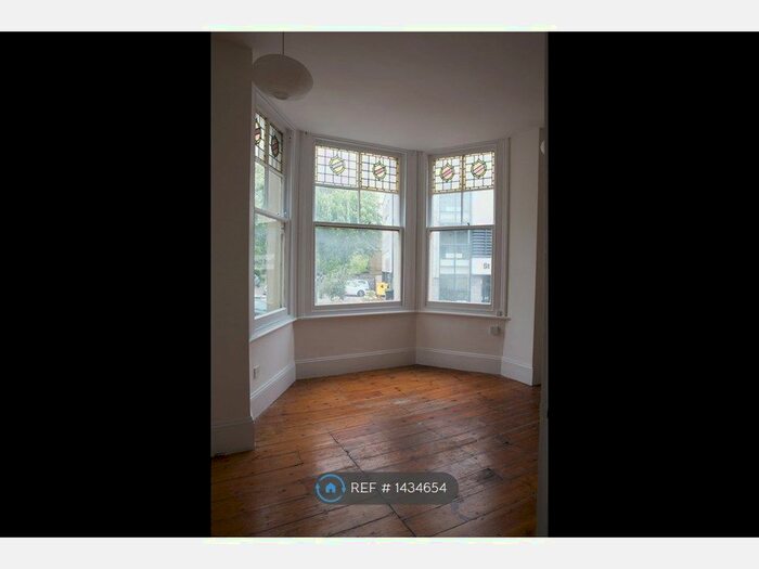 2 Bedroom Flat To Rent In Lewisham, London, SE13