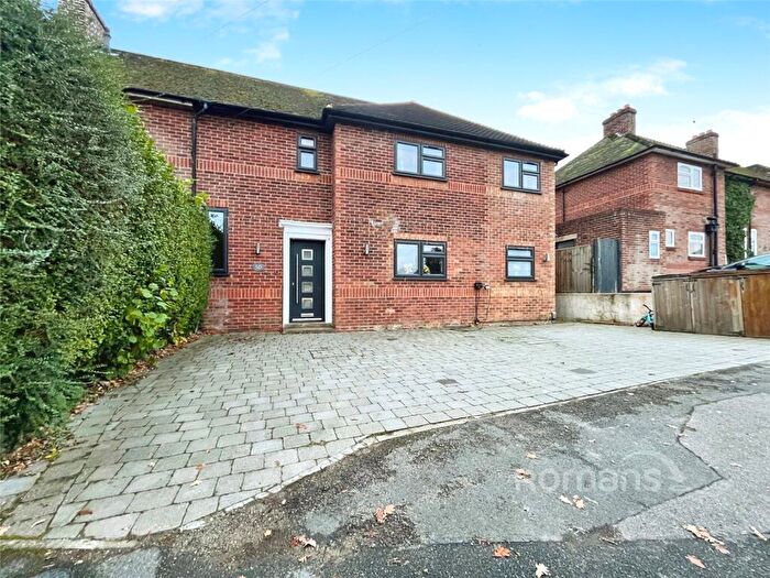 5 Bedroom Semi-Detached House For Sale In Knights Road, Farnham, Surrey, GU9