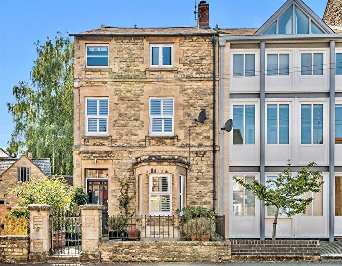 4 Bedroom End Of Terrace House For Sale In Central Cirencester, GL7