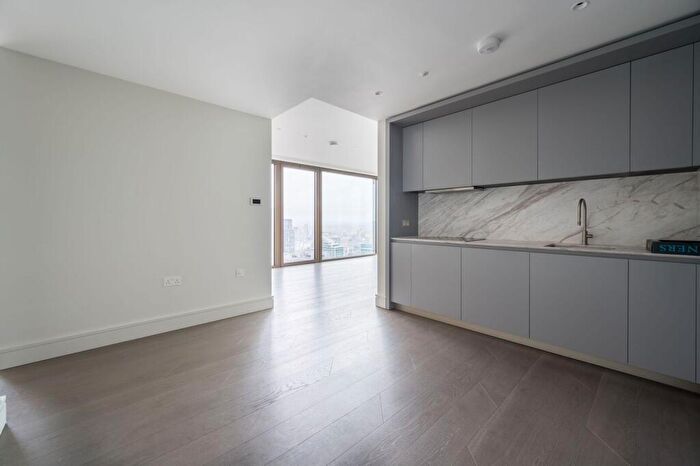 1 Bedroom Flat To Rent In Houndsditch, Shoreditch, London, EC3A