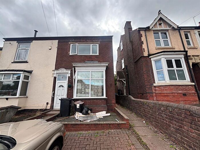 3 Bedroom Semi-Detached House To Rent In Wollaston Road, Stourbridge, DY8