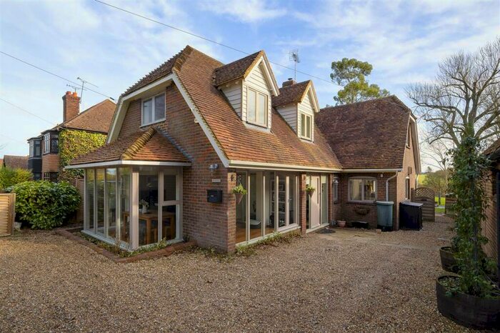 4 Bedroom Detached House For Sale In The Pottery, Bottom Pond Road, Wormshill, ME9