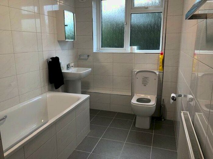 1 Bedroom Flat To Rent In Henley Court, Southgate, N14