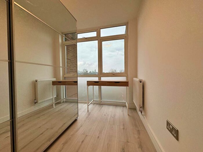 2 Bedroom Flat For Sale In Caroline Court, Stanmore, HA7