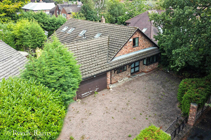 5 Bedroom Detached House For Sale In Moss Lane, Sale, Greater Manchester, M33