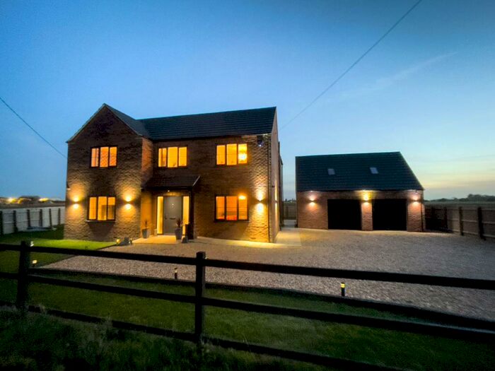 4 Bedroom Detached House For Sale In Cants Drove, Murrow, Wisbech, PE13
