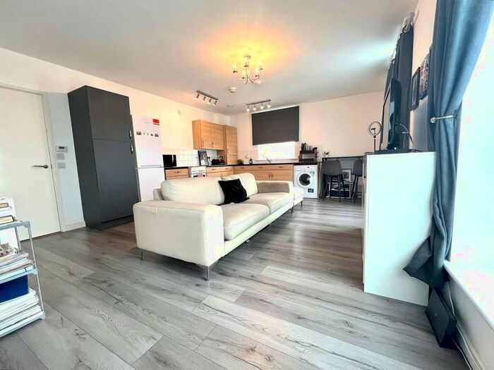 1 Bedroom Flat To Rent In Ypres Place, Dagenham, RM9