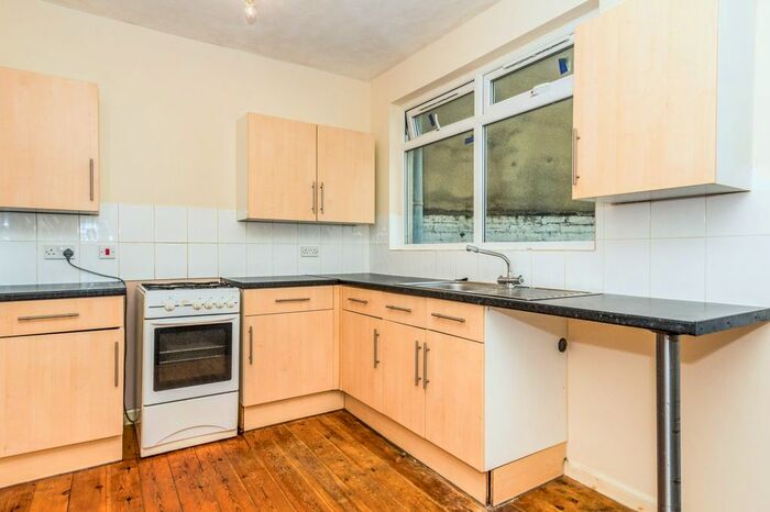 3 Bedroom Terraced House To Rent In Manor Road, Portsmouth, PO1